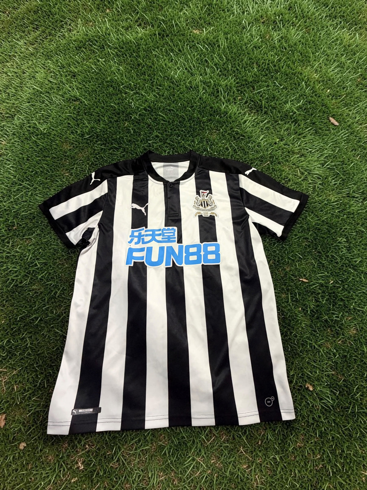 Puma Newcastle United 17/18 Home Jersey 751271